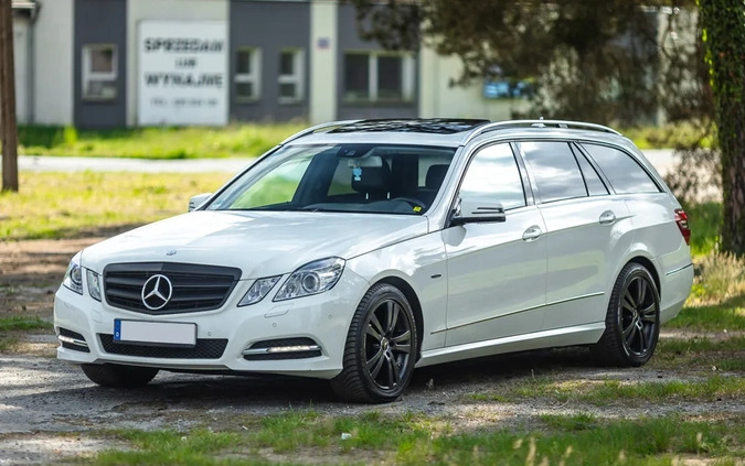 Mercedes-Benz Klasa E cena 33900 przebieg: 284000, rok produkcji 2011 z Ujazd małe 667